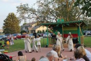 Dainuoja pop choras “Svajonė”